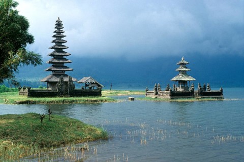 Ulu Danu Tempel im Bratansee, Bali, Indonesien