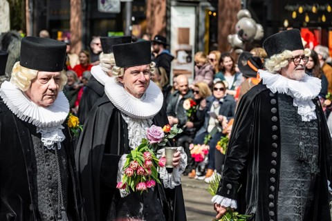 Parade of historically costumed guildsmen, Sechseläuten or Sächsilüüte, Zurich Spring Festival,