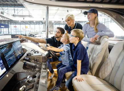 Messe boot Düsseldorf, Model family posing on the English Princess Yacht Rose Y85 on the occasion