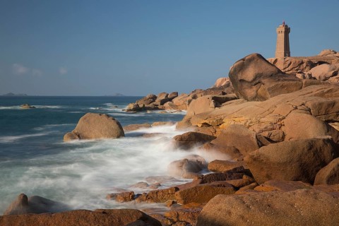 Lighthouse Mean Ruz at Ploumanac'h, Côtes d'Armor in the last evening light
