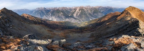 Panorama, view from the ridge of the Venet to the mountain panorama of the Parzinn group of the