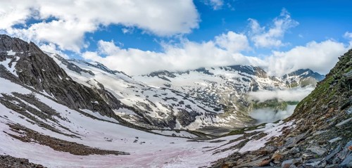 Mountain landscape with snowfields, summit Hoher Weißzint and Hochsteller with glacier