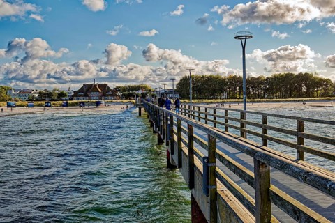 Diving gondola at the Zingst pier, cloudy mood, Zingst, Fischland-Darß-Zingst peninsula,