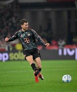 Leon Goretzka FC Bayern Munich FCB (08) Action on the ball MHPArena, MHP Arena Stuttgart,