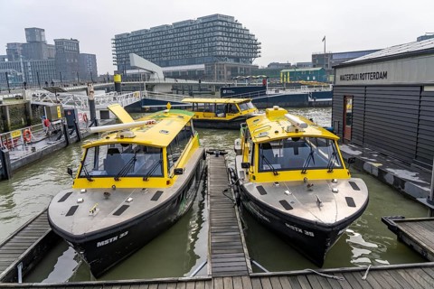 Water taxi Rotterdam, individual taxi rides with motorboats in Rotterdam, in the harbour and on the