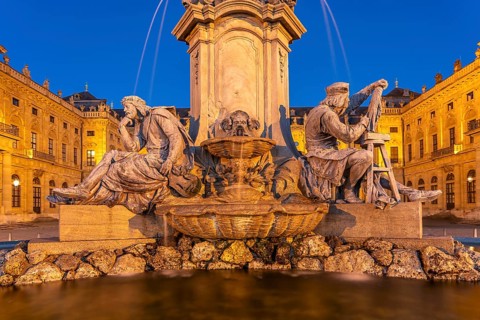 Frankonia Fountain with Walther von der Vogelweide and Tilman Riemenschneider in front of the