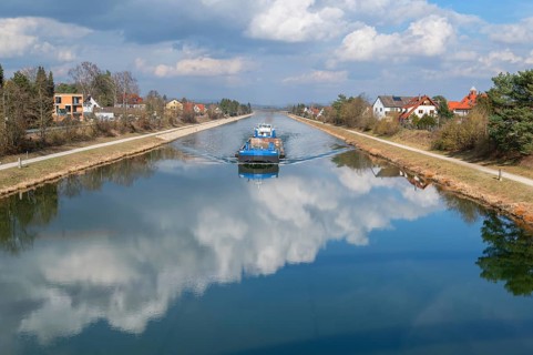 Cargo ship on the Main-Danube Canal, Möhrendorf, Bavaria, Germany, Europe