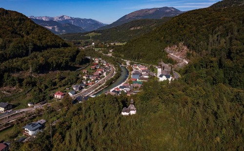 Drone image, river Traun, view of town with parish church, Lauffen, Salzkammergut, Upper Austria,