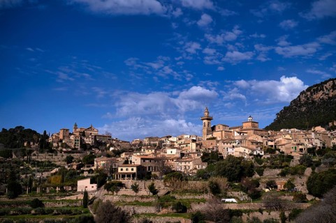 View of the mountain village of Valldemossa, Church Iglesia de la Cartuja, Real Cartuja (Royal