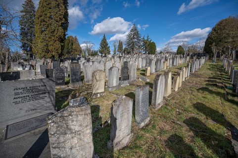 Old graves at the Israeli cemetery, inaugurated in 1882, Werner-von Siemens Str. 2, Würzburg, Lower