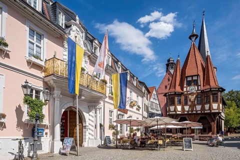 Baroque Löwenhof, Zum goldenen Löwen inn and Thurn und Taxis post office, post office, old town