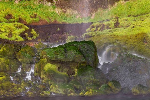Waterfall Seljalandsfoss, 60 m high, located in southern iceland