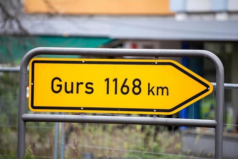 A sign in Ludwigshafen am Rhein indicates the distance to Gurs in southern France. In 1940, many