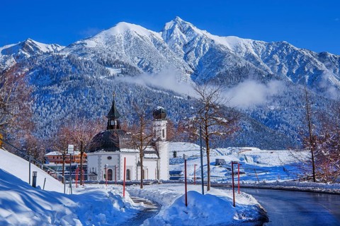 Seekirchl with Reitherspitze 2374m in winter, Seefeld, Seefeld Plateau, Tyrol, Austria, Europe