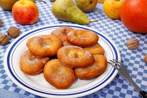 Swabian cuisine, harvest cakes, dessert, dessert, fat baked goods, doughnuts, fried food, lard