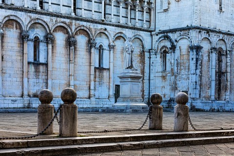 Piazza San Michele with the statue of the Italian politician Francesco Burlamacci, behind the