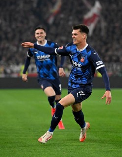 Goal celebration Gesture Gesture Mathias Honsak 1. FC Heidenheim 1846 FCH (17) MHPArena, MHP Arena