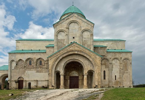 View from the south, Bagrati Cathedral, Kutaisi Cathedral, former UNESCO World Heritage Site,
