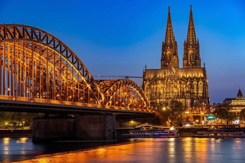Cologne Cathedral, has been shining in new light since Easter 2025, the old metal halide lamps have