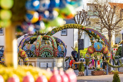 The Easter fountain in Schechingen has around 13, 000 hand-painted eggs. This makes it one of the