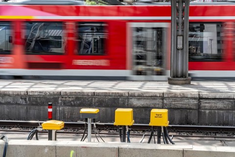 Digitalisation at Deutsche Bahn, in the yellow cable protection and distribution boxes the data