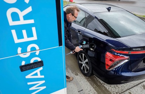 Hydrogen car refuelling with H2 hydrogen at an H2 hydrogen refuelling station, Herten, Ruhr area,