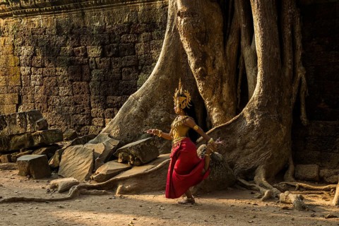 Young woman dressed as a temple dancer, Apsara, Ta Prohm, Angkor Wat, Angkor, UNESCO World Heritage