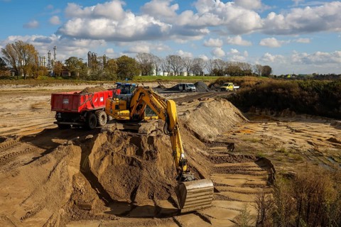 28.10.2020, Oberhausen, Ruhr area, North Rhine-Westphalia, Germany - Excavator during earthworks as