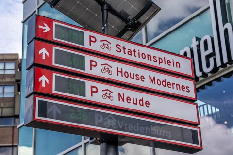 Display board, bicycle car park at Utrecht Centraal Central Station, Stationsplein, 3 underground