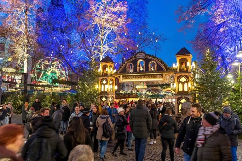 Christmas market at the Alter Markt in the historic city centre of Cologne, North Rhine-Westphalia,