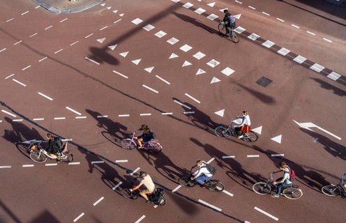 Crossing at Lange Viestraat, markings for cars and bicycles, green phase only for cyclists to be