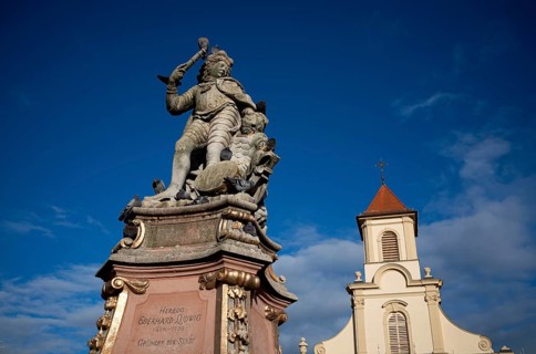 Duke Eberhard Ludwig Monument, behind it the Catholic Church of the Most Holy Trinity, Ludwigsburg,
