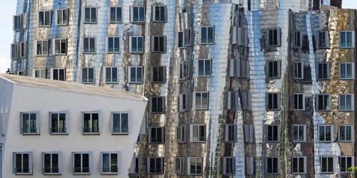 Gehry buildings, Media Harbour, Neuer Zollhof, Düsseldorf, North Rhine-Westphalia, Germany Europe