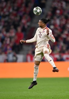 Header action Michael Olise FC Bayern Munich FCB (17) Champions League, Allianz Arena, Munich,