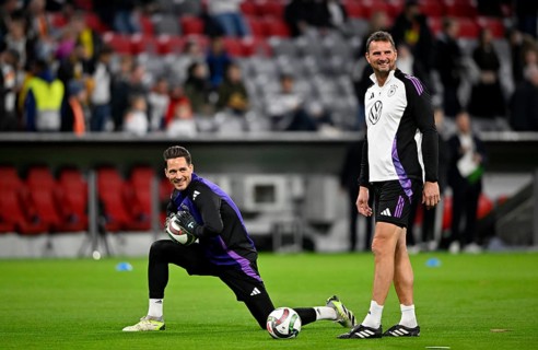 Warm-up, training, goalkeeper Janis Blaswich GER (22) Co-trainer goalkeeping coach Michael Fuchs