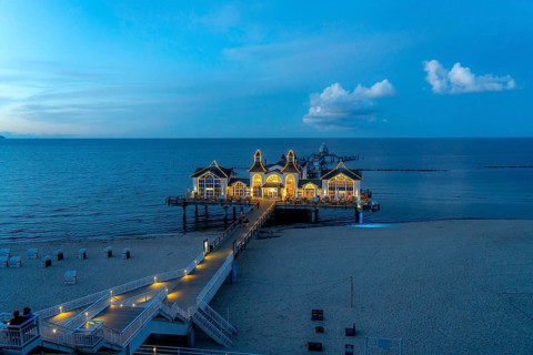 The pier of Sellin, evening mood, sunset, 394 metres long, with restaurant, jetty, island of Rügen,