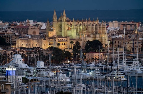 Panorama of Palma de Majorca, Bay of Palma, with the marina and the Cathedral of St Mary, Balearic