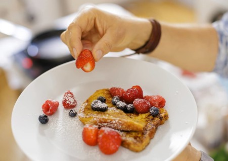 French toast with strawberries, raspberries, blueberries, Berlin, 13/08/2024