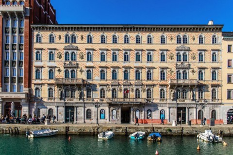 Palazzo Gopcevich, trading and residential houses of old families on the Grand Canal in the heart