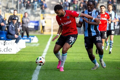 Football 3rd division, season 2024/25, matchday 15: Waldhof Mannheim vs Hannover 96 II. Picture: A