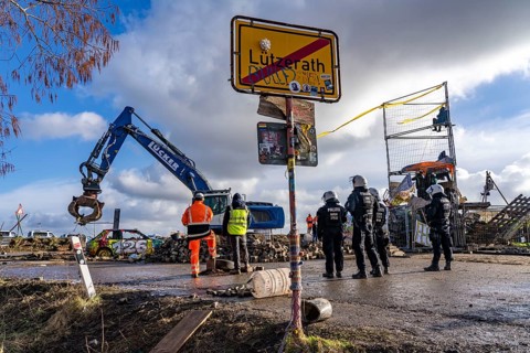 Beginning of the eviction of the Lützerath hamlet, camp of climate activists and squatters, at the