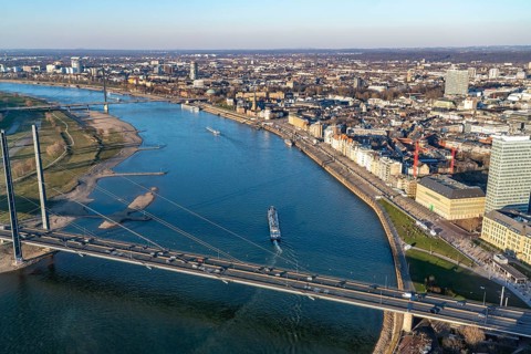 View over the city centre of Düsseldorf, Rheinkniebrücke over the Rhine, Altstadtufer, from North