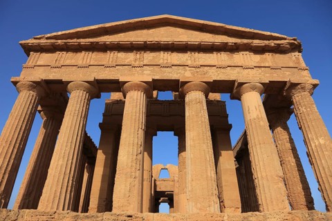 Tempio della Concordia (Temple of Concordia) in the Valley of the Temples, Agrigento, Sicily,