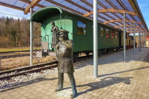 Durlesbach railway station, opened in 1849 and decommissioned in 1984, railway monument, railway