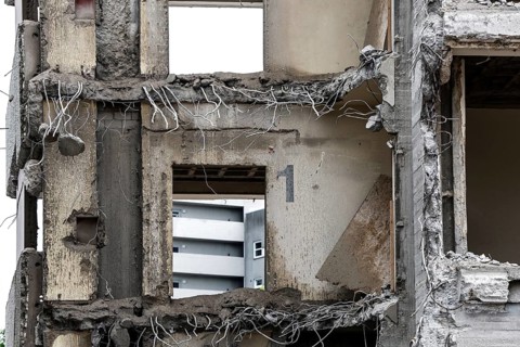 Demolition of office tower at the Urania. The administration building, built in 1967, will be