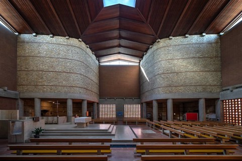 Interior of the Heilig Kreuz Church, opened in 1964, Jahnstr. 41, Weißenburg, Middle Franconia,