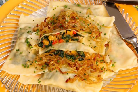 Swabian cuisine, Maultaschen, vegetarian, vegetable Maultaschen, vegetables in noodle dough,