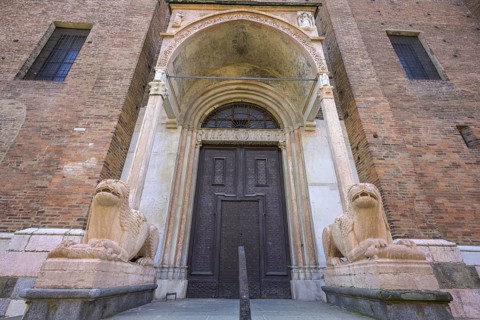 Side portal with lion figures, Cathedral of Santa Maria Assunta, Cremona, Province of Cremona,