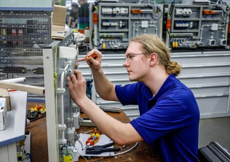 Remscheid, North Rhine-Westphalia, Germany - Trainees in electrical professions here during basic