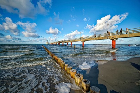Diving gondola at the Zingst pier, cloudy mood, Zingst, Fischland-Darß-Zingst peninsula,